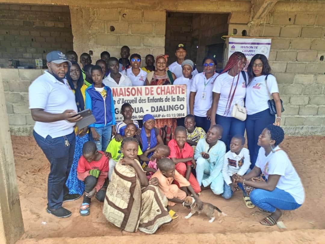 Don à la maison de charité de Djalingo - Photo 1