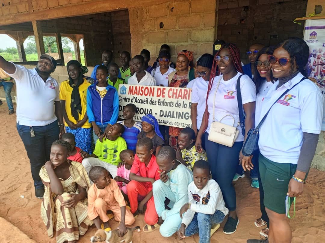 Don à la maison de charité de Djalingo - Photo 2