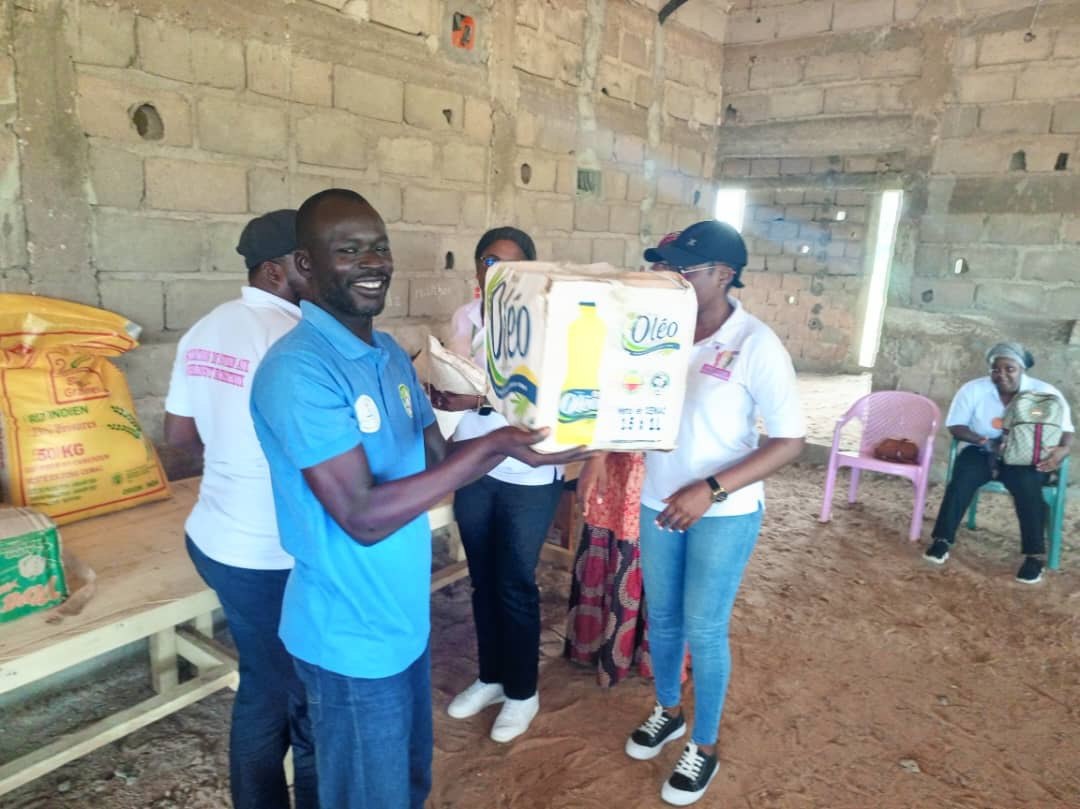 Don à la maison de charité de Djalingo - Photo 4
